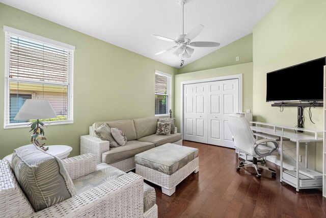 221 THORNTON Drive, Palm Beach Gardens, FL 33418