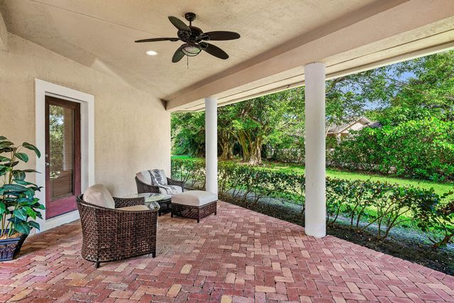 221 THORNTON Drive, Palm Beach Gardens, FL 33418