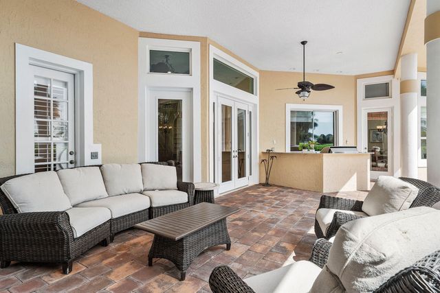 221 THORNTON Drive, Palm Beach Gardens, FL 33418