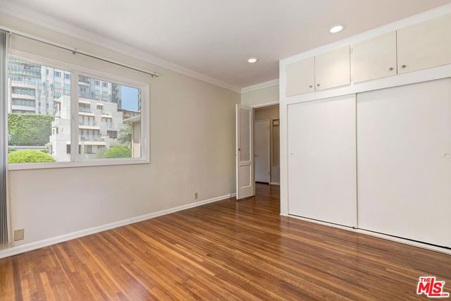 10574 Ashton Avenue, Los Angeles, CA 90024