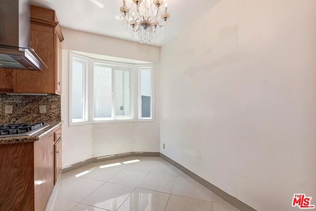 10574 Ashton Avenue, Los Angeles, CA 90024