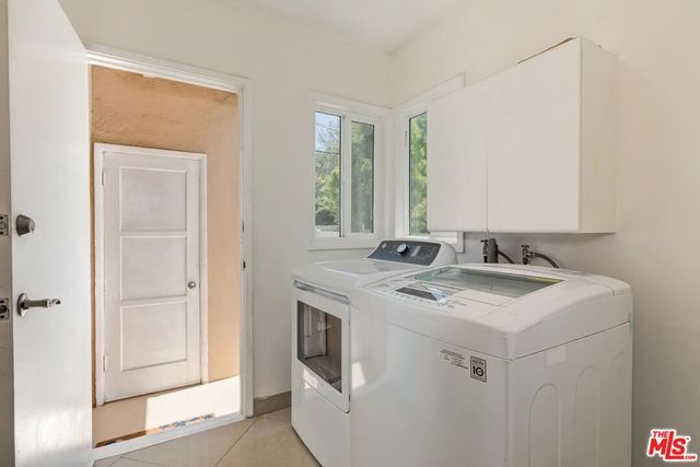 10574 Ashton Avenue, Los Angeles, CA 90024