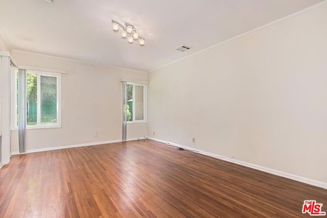 10574 Ashton Avenue, Los Angeles, CA 90024