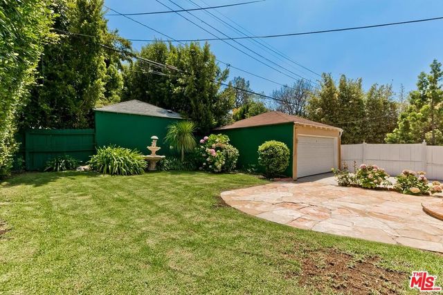 10574 Ashton Avenue, Los Angeles, CA 90024