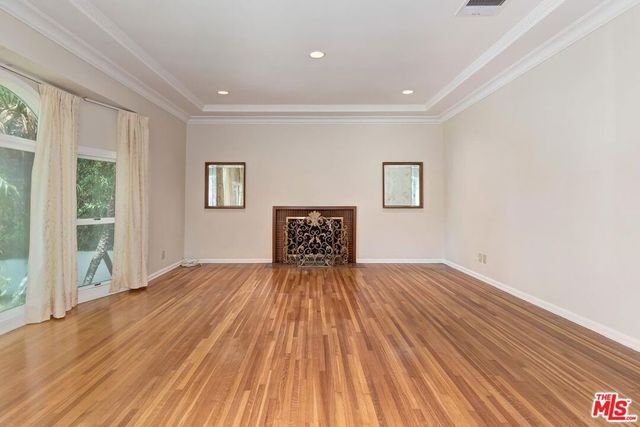 10574 Ashton Avenue, Los Angeles, CA 90024