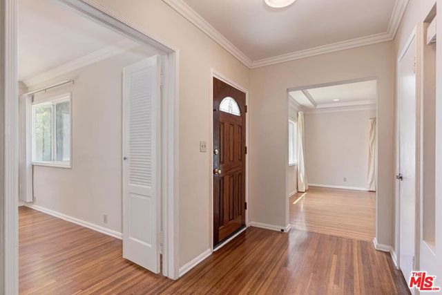 10574 Ashton Avenue, Los Angeles, CA 90024