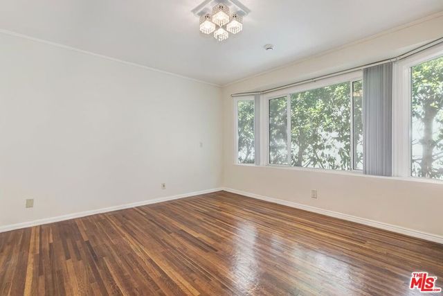 10574 Ashton Avenue, Los Angeles, CA 90024