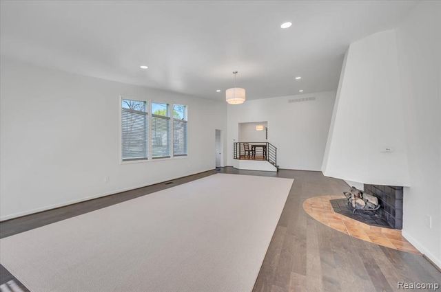 2155 Avondale, Sylvan Lake, MI 48320
