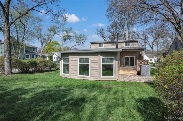 2155 Avondale, Sylvan Lake, MI 48320