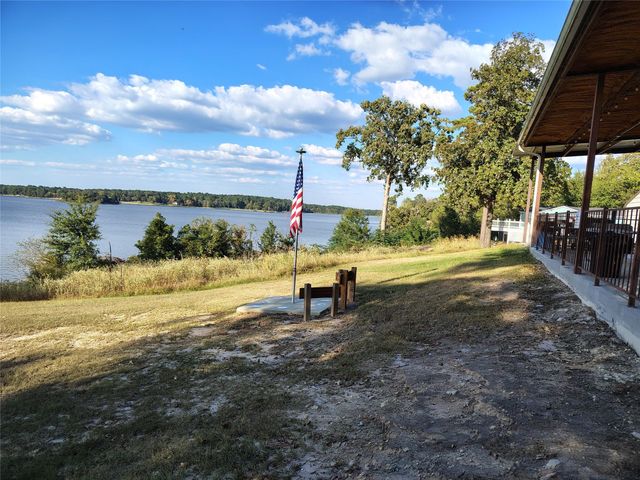 404 Lakeside Loop, Trinity, TX 75862