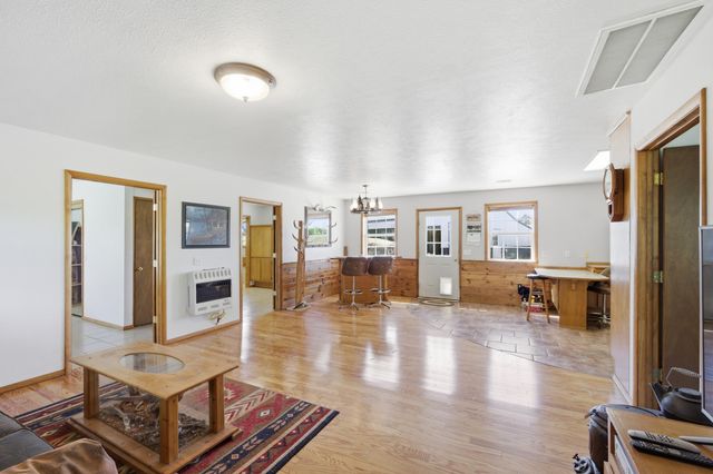 5619 Farm Road 2265, Seligman, MO 65745
