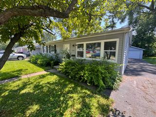 2105 W GROVE Avenue, Waukegan, IL 60085