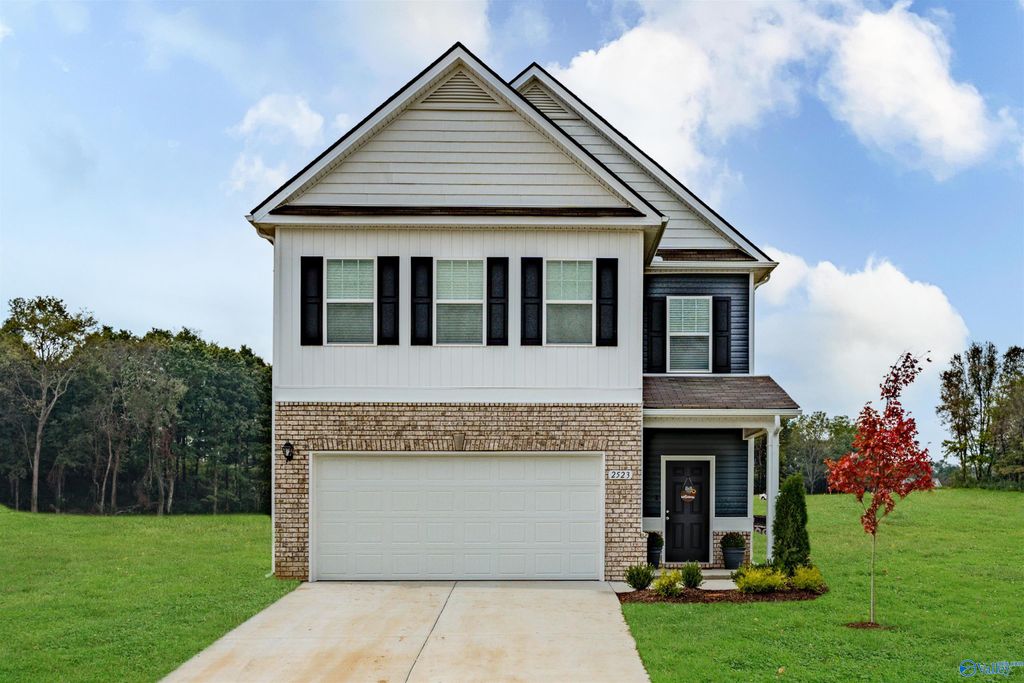 196 Mill Valley Way, New Market, AL 35761