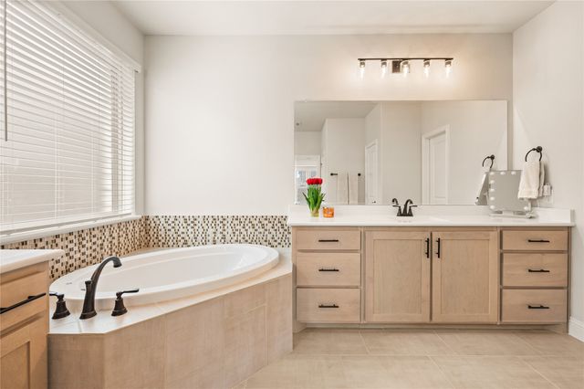 1003 Moss Grove Trail, Justin, TX 76247