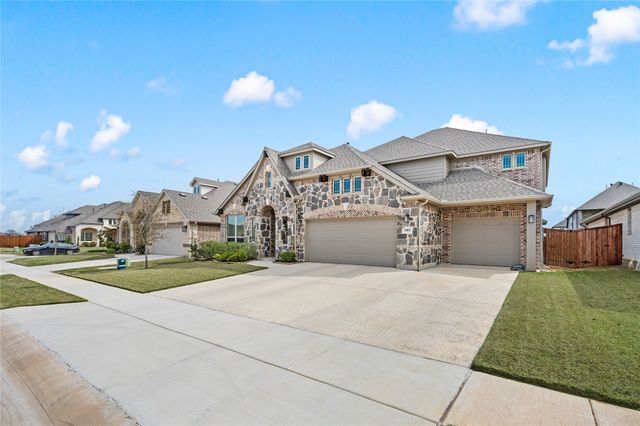 1003 Moss Grove Trail, Justin, TX 76247