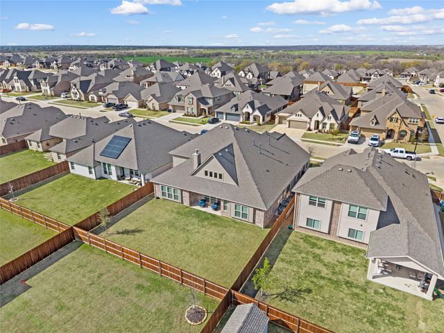 1003 Moss Grove Trail, Justin, TX 76247