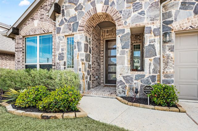 1003 Moss Grove Trail, Justin, TX 76247