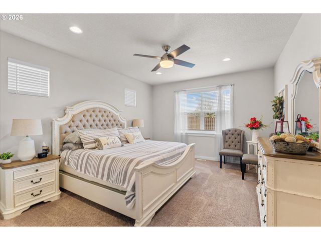 142 N 35TH Pl, Cornelius, OR 97124