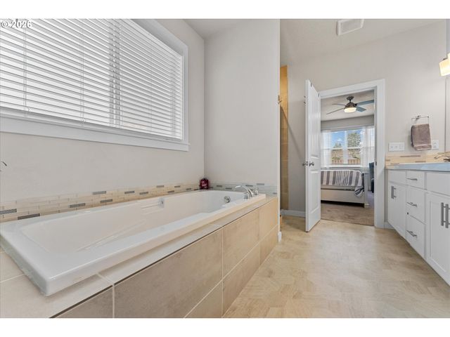 142 N 35TH Pl, Cornelius, OR 97124