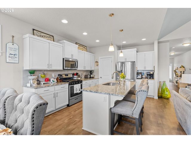 142 N 35TH Pl, Cornelius, OR 97124