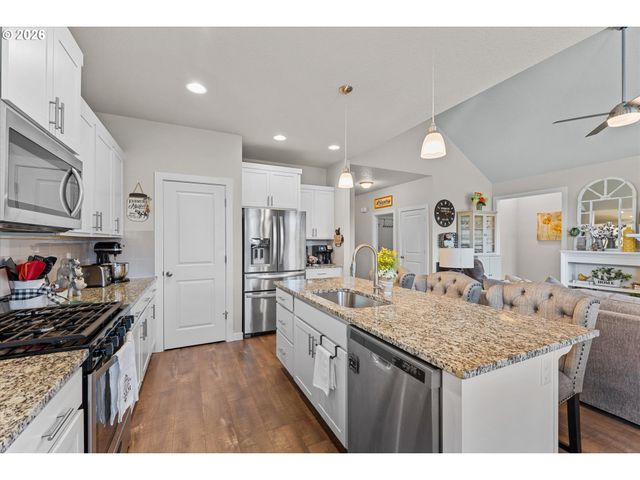 142 N 35TH Pl, Cornelius, OR 97124