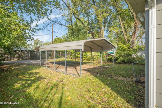 310 N Maple Avenue, Joplin, MO 64801