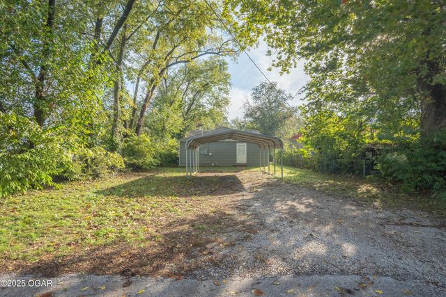 310 N Maple Avenue, Joplin, MO 64801