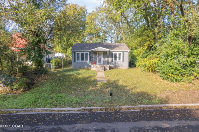 310 N Maple Avenue, Joplin, MO 64801