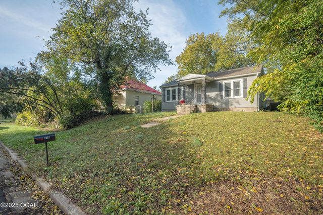 310 N Maple Avenue, Joplin, MO 64801