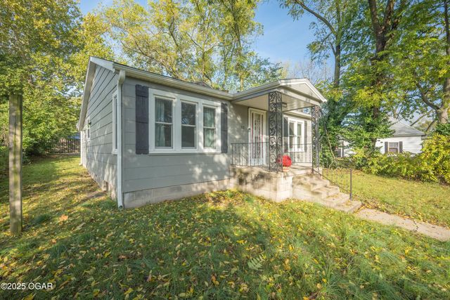 310 N Maple Avenue, Joplin, MO 64801