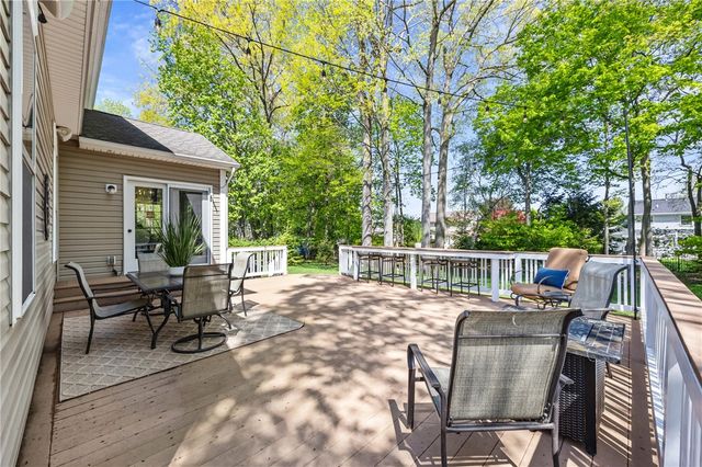 536 Deer Haven Drive, Webster, NY 14580
