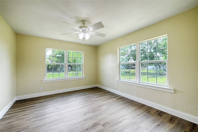 2619 E Seagoville Road, Seagoville, TX 75159