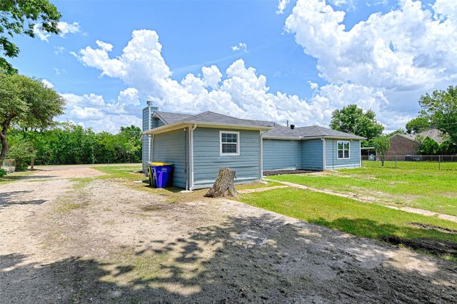2619 E Seagoville Road, Seagoville, TX 75159