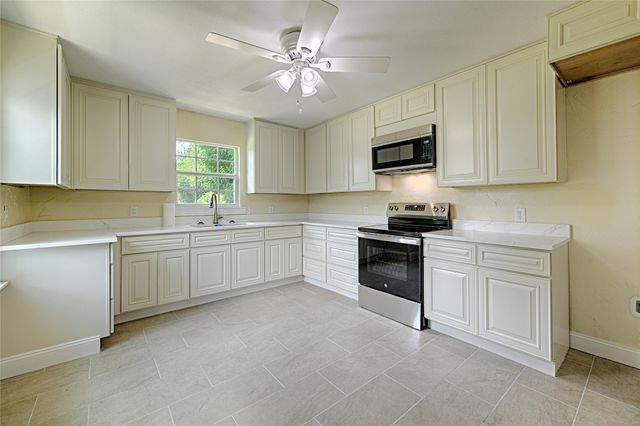 2619 E Seagoville Road, Seagoville, TX 75159