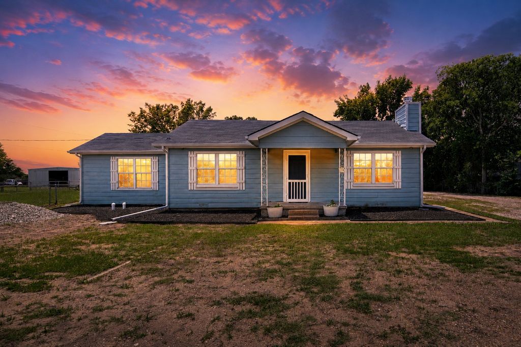 2619 E Seagoville Road, Seagoville, TX 75159