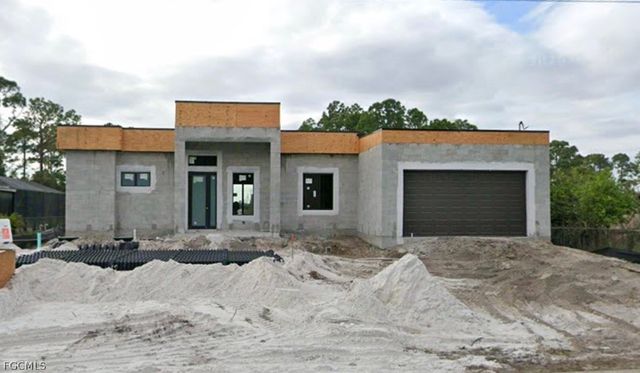 607 Leo AVE N, Lehigh Acres, FL 33971