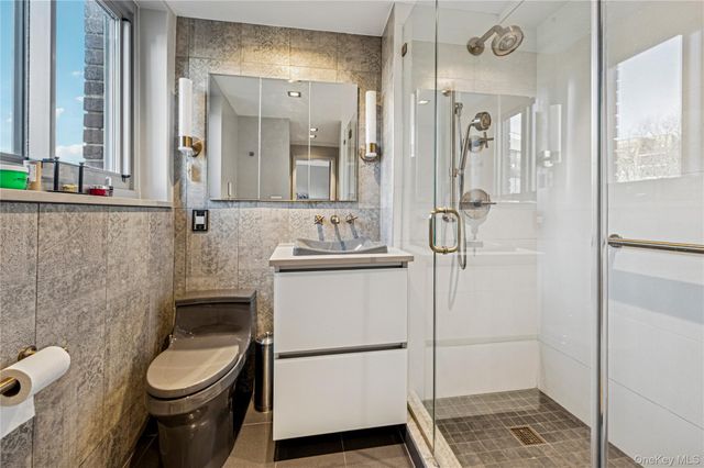 4455 Douglas Avenue 12F, Bronx, NY 10471