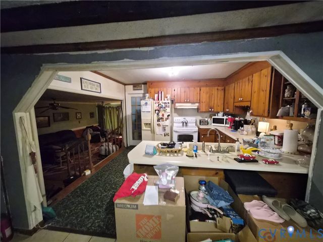 9528 Old Stage Rd, Prince George, VA 23875