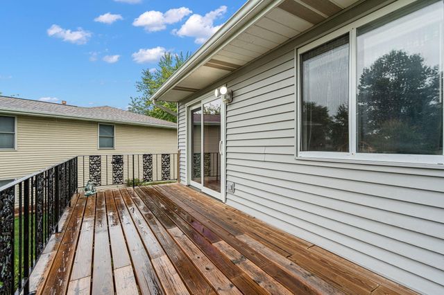3081 Parkwood Place, Crown Point, IN 46307