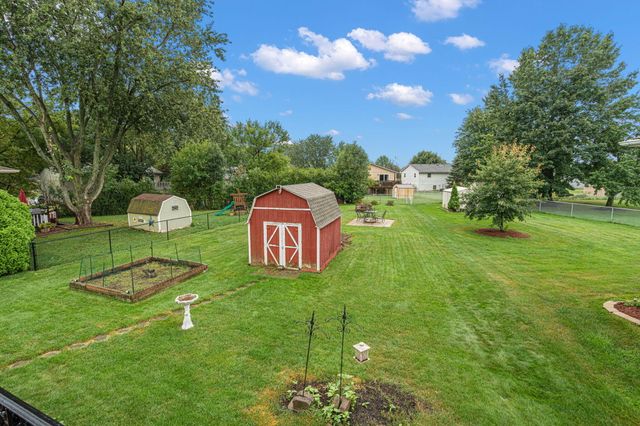 3081 Parkwood Place, Crown Point, IN 46307