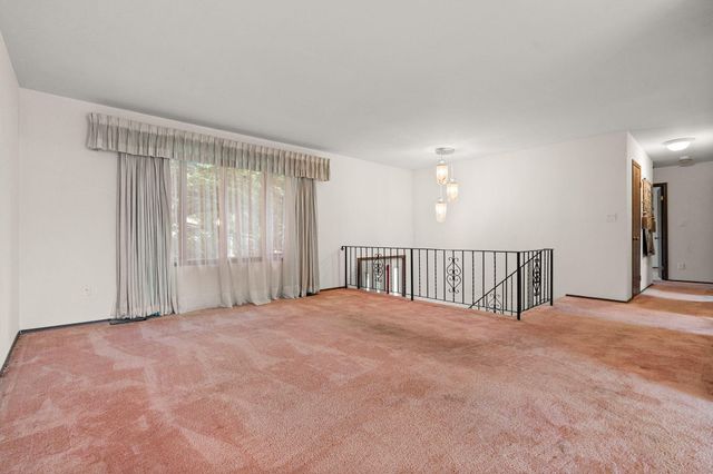 3081 Parkwood Place, Crown Point, IN 46307
