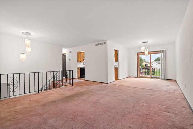 3081 Parkwood Place, Crown Point, IN 46307