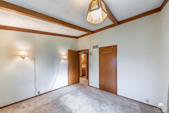 11505 Military Trail Road, St. George, KS 66535