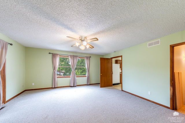 11505 Military Trail Road, St. George, KS 66535