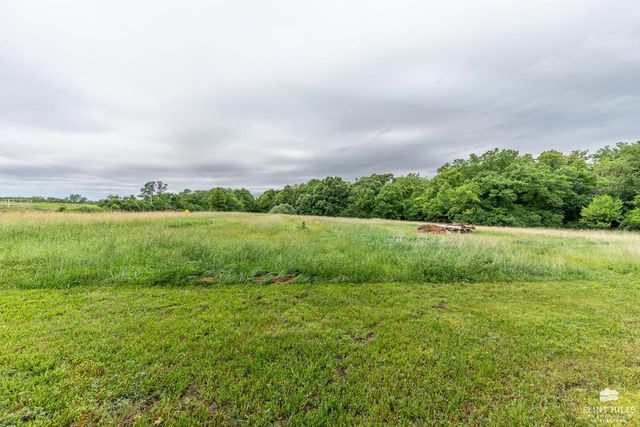 11505 Military Trail Road, St. George, KS 66535