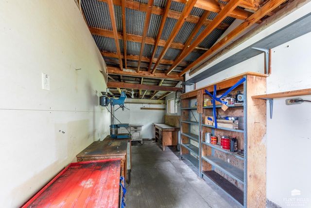 11505 Military Trail Road, St. George, KS 66535