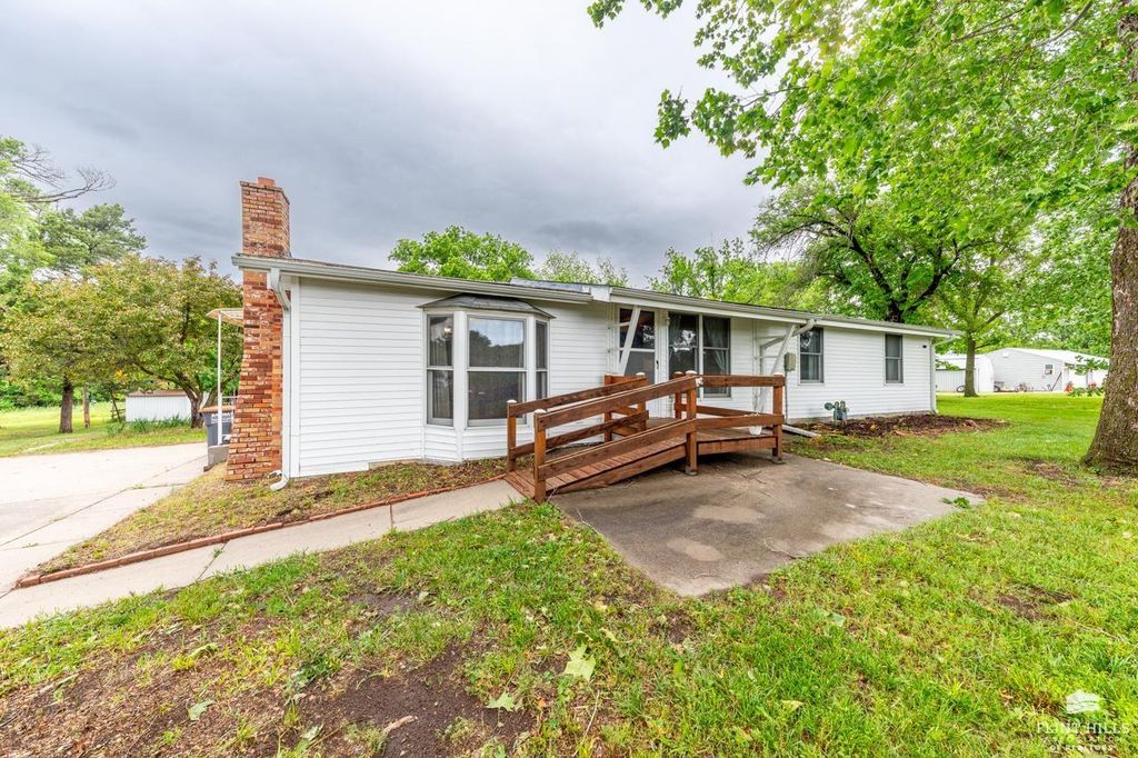 11505 Military Trail Road, St. George, KS 66535