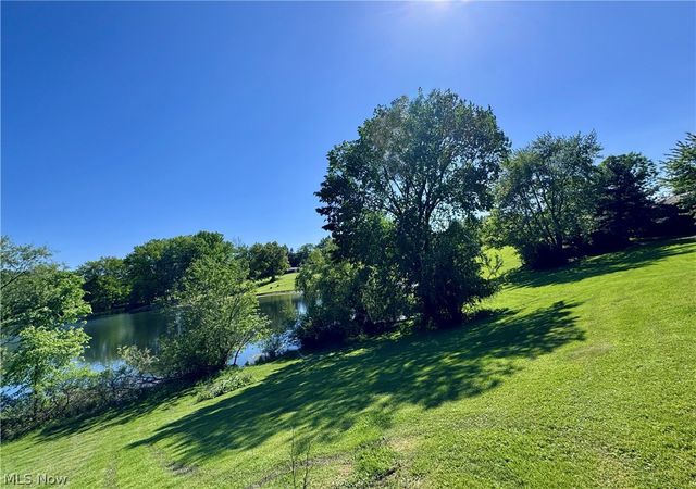 887-889 Colony Drive, Aurora, OH 44202