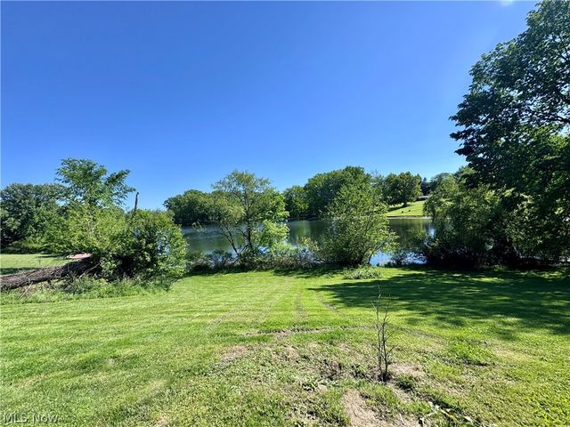 887-889 Colony Drive, Aurora, OH 44202