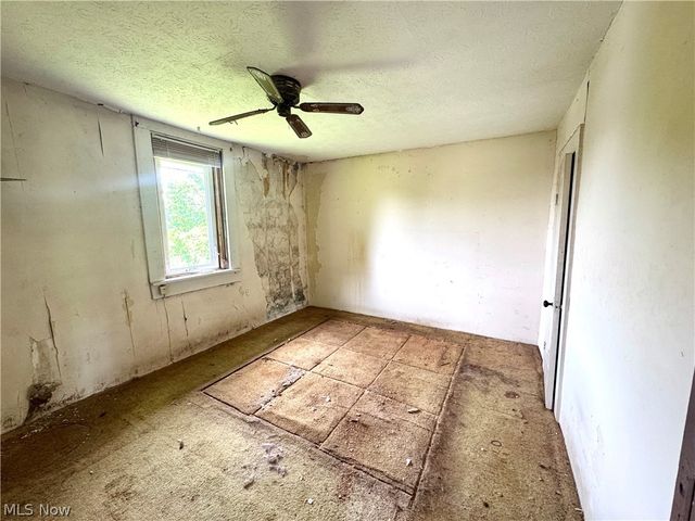 887-889 Colony Drive, Aurora, OH 44202